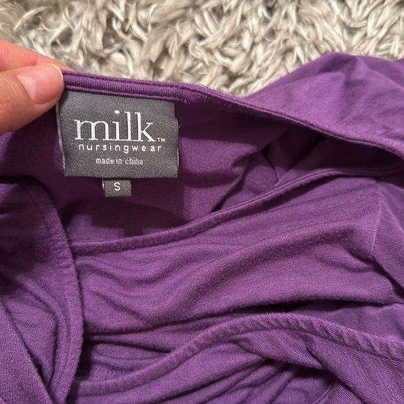 Two cute maternity blouses size small and medium - Picture 10 of 11